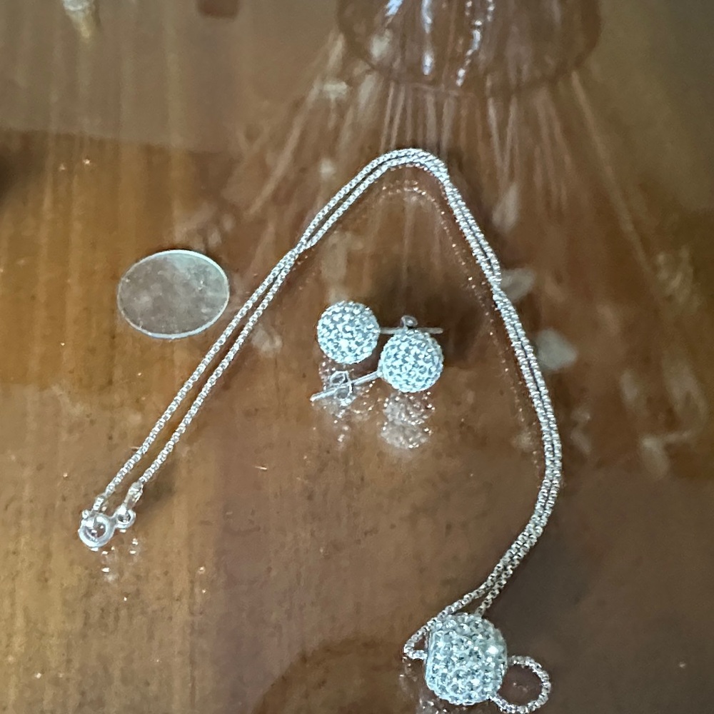 Elegant Silver Jewelry Set with Necklace and Earrings